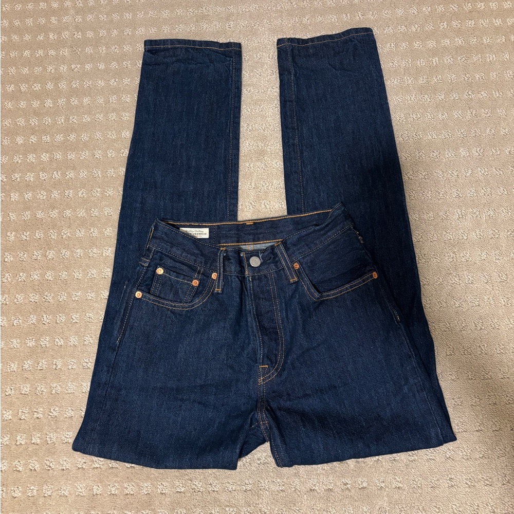 501 Levi’s classic fit jeans